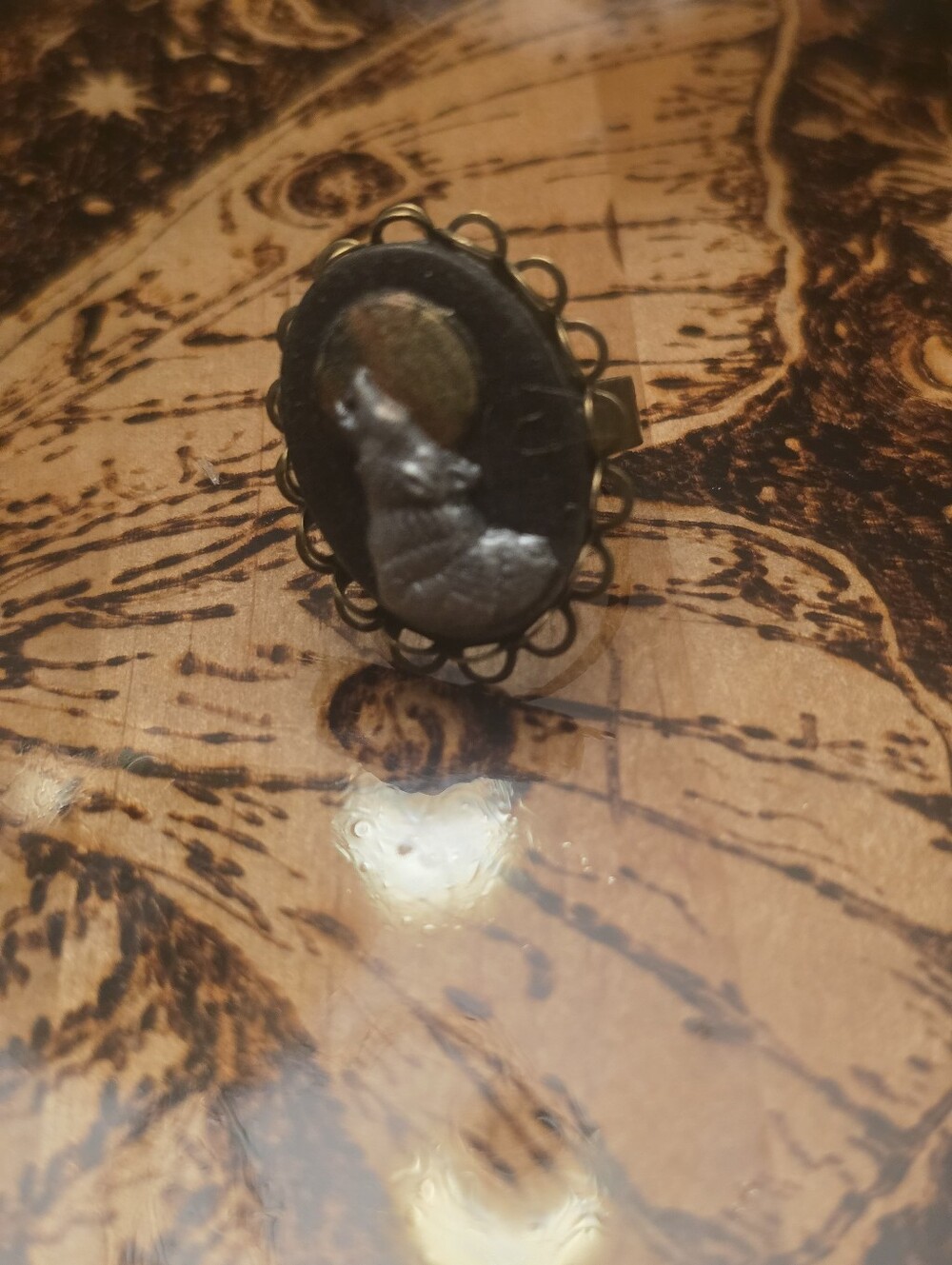 Wolf Howling At Moon Resin Cabochon In Bronze Tone Adjustable Ring